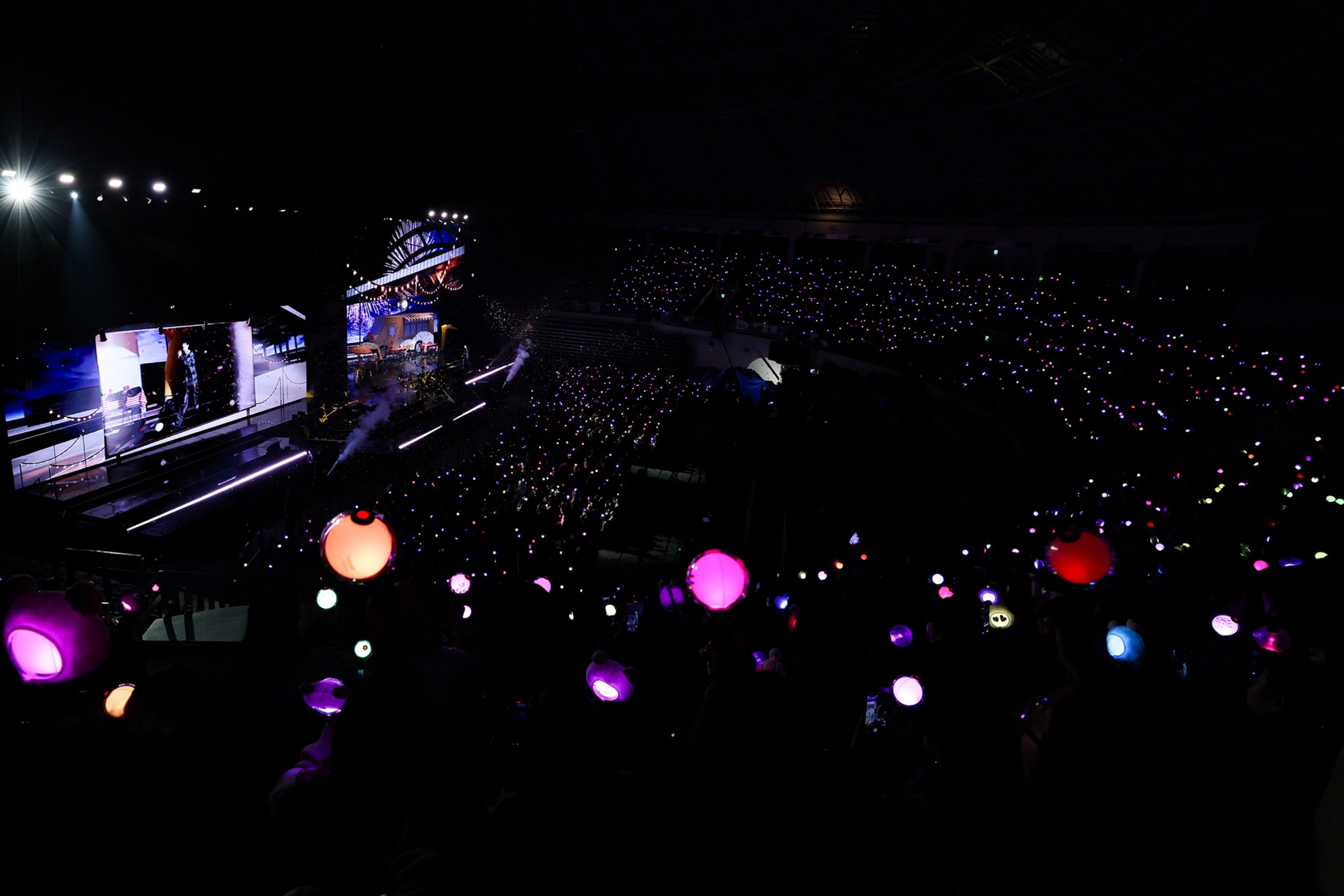 JIN「JIN ’Happy’ Special Stage」より（P）＆（C）BIGHIT MUSIC