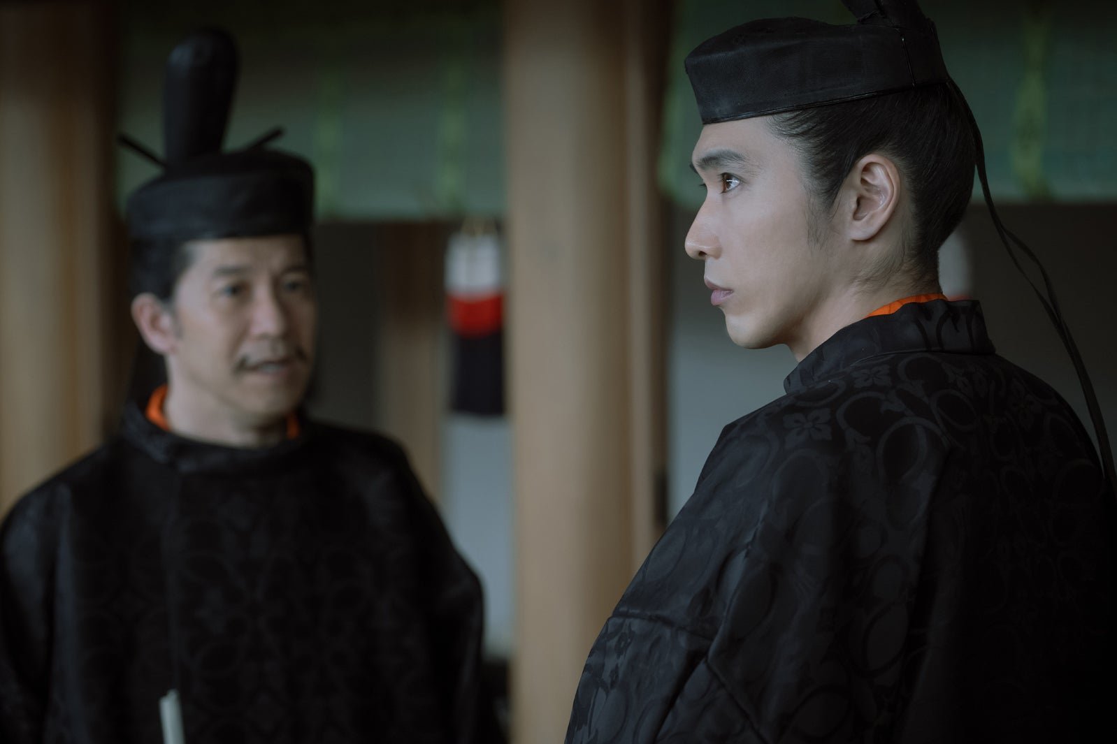 宮川一朗太、柄本佑「光る君へ」第25話（C）NHK