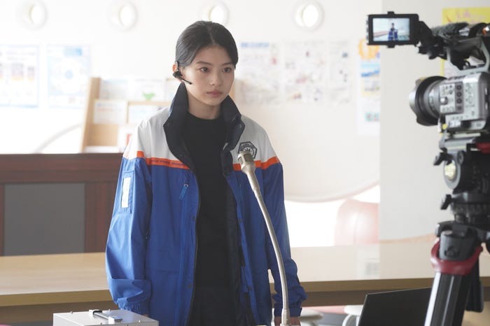 出口夏希「ブルーモーメント」第4話より(C)フジテレビ