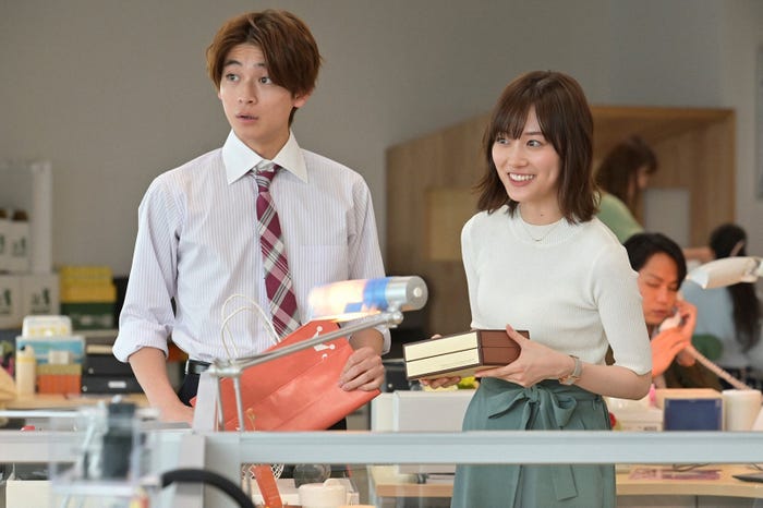 高橋文哉、山下美月「着飾る恋には理由があって」第7話より(C)TBS