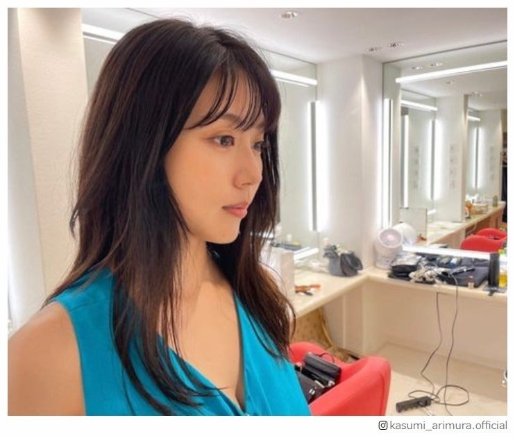 有村架純、胸元チラリSEXYノースリーブ姿披露「圧倒的な美」「ドキドキします」の声