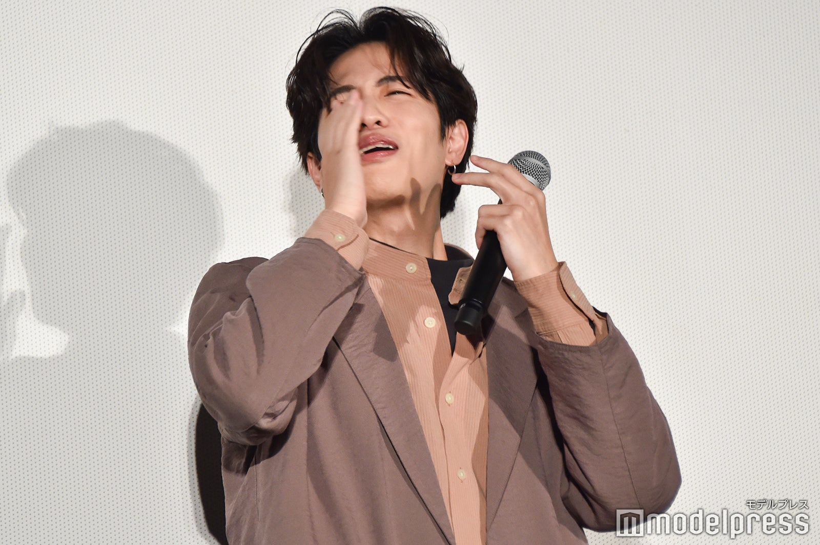 岡田将生の天然ぶりに「なんで～！？」の志尊淳 （C）モデルプレス