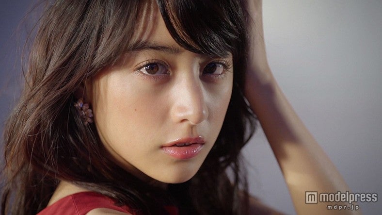 山本美月／「CanCam」4月号CMより（画像提供：小学館）