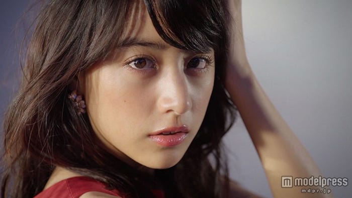 山本美月/「CanCam」4月号CMより(画像提供:小学館)