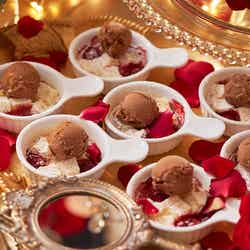 美女と野獣~ストロベリーキャッスルの晩餐会~/画像提供:ホテル インターコンチネンタル 東京ベイ