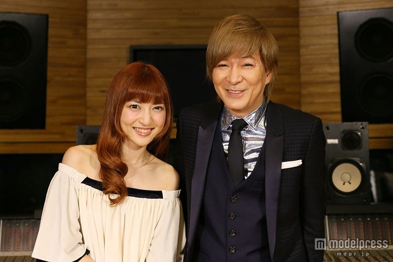 （左から）神田沙也加、小室哲哉