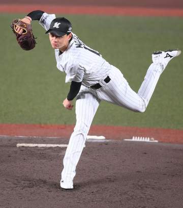 「突然の登場にびっくり」ロッテ戦「ダッシュマンレース」で完勝の美女が話題に 正体はアイドル 「速かった！」「知ってる顔で」と沸く