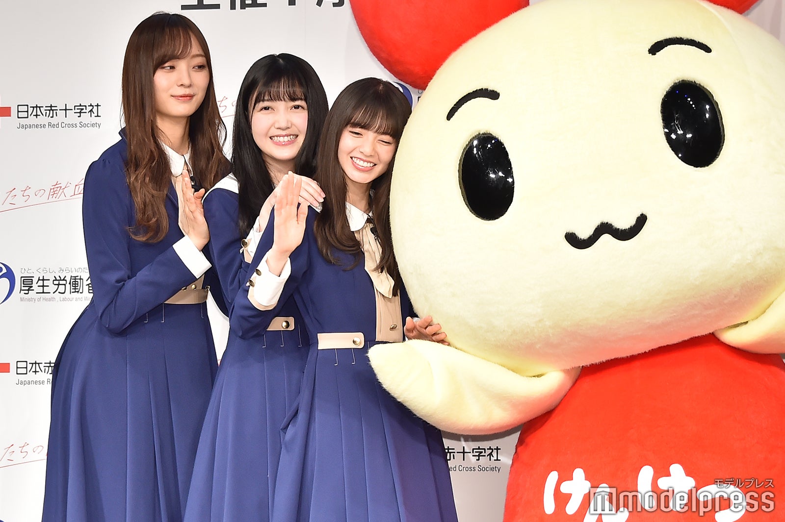 梅澤美波、久保史緒里、齋藤飛鳥、けんけつちゃん （C）モデルプレス