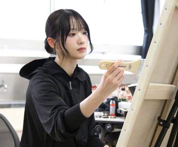 Rain Tree橋本真希 制作の油絵 あす開幕の展覧会でお披露目「いろんなことを感じ取ってもらえたら」