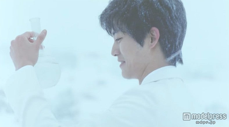 「免疫の根本を強くする可能性を持つプラズマ乳酸菌」を見つけ出す、松坂桃李