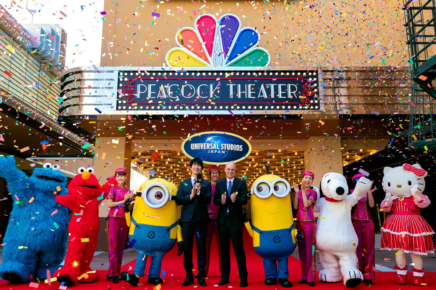 USJ「ピーコック・シアター」初のダイニングシアター開業、佐々木蔵之介も初演に感動