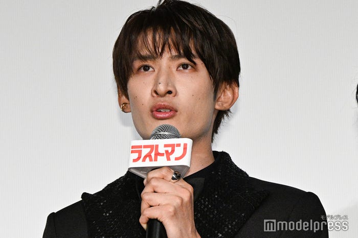 ドラマでは「ずいぶん真面目にやっていました」と大泉洋にイジられる向井康二(C)モデルプレス