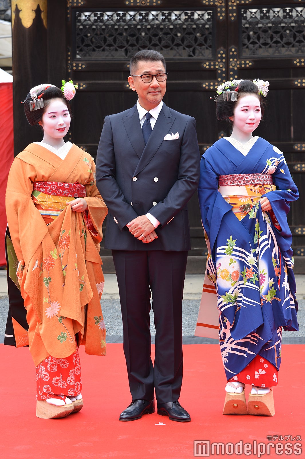 中井貴一（中央）（C）モデルプレス