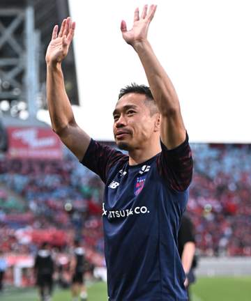 FC東京・長友は出番なし 指揮官「戦術的な理由」チームはPK戦制す 代表選出祝福には笑顔も