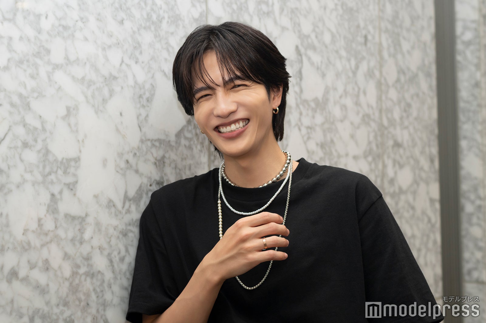 ハードスケジュールでも笑顔を絶やさない志尊淳（C）モデルプレス