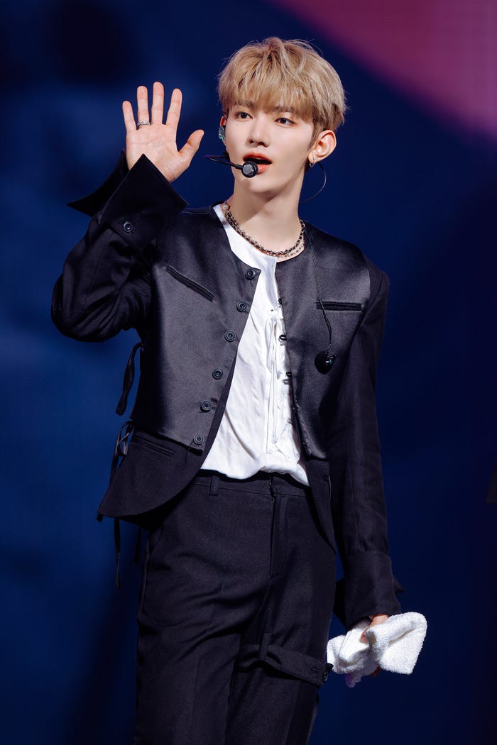 ジャン・ハオ/上山陽介(C)WAKEONE/LAPONE Entertainment