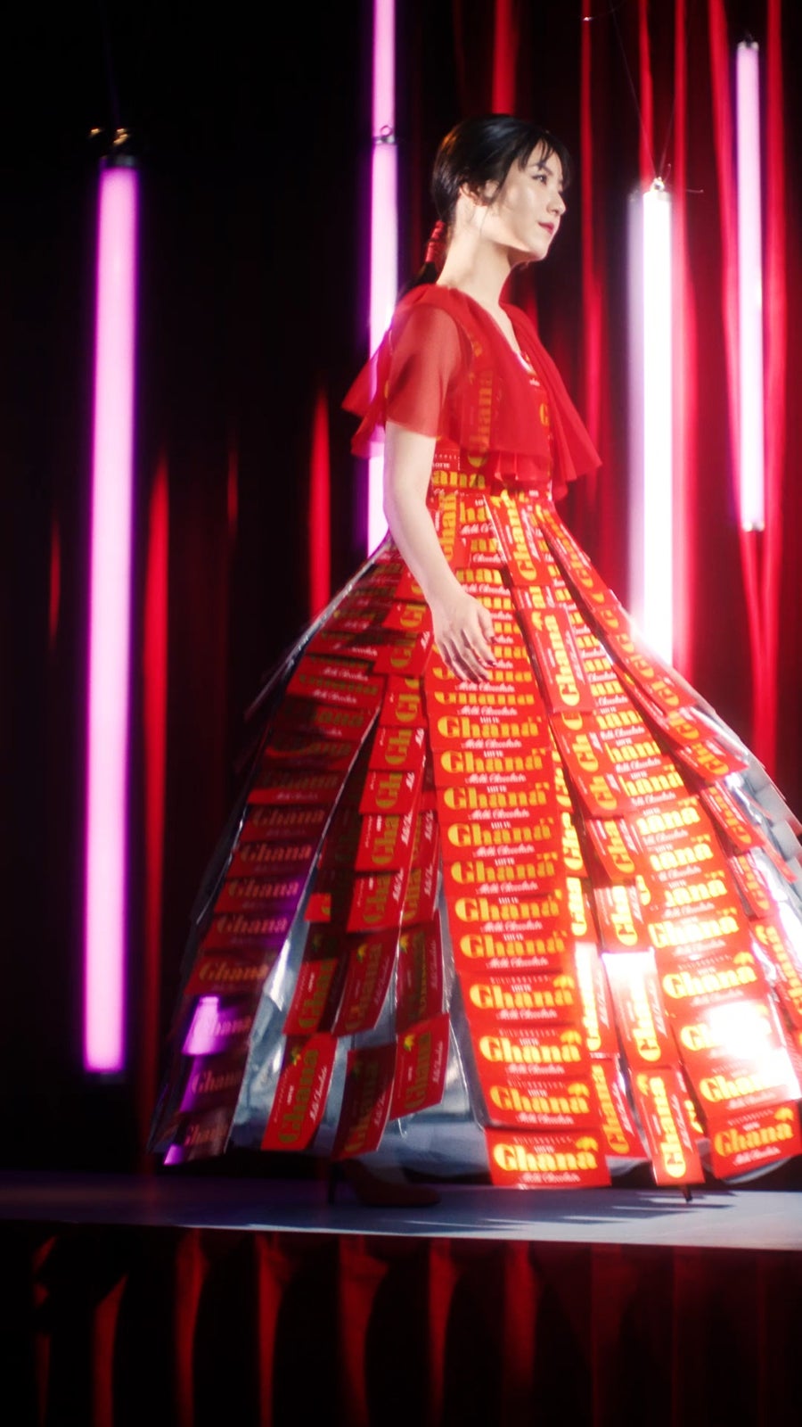 浜辺美波／新WEB動画篇より（提供写真）