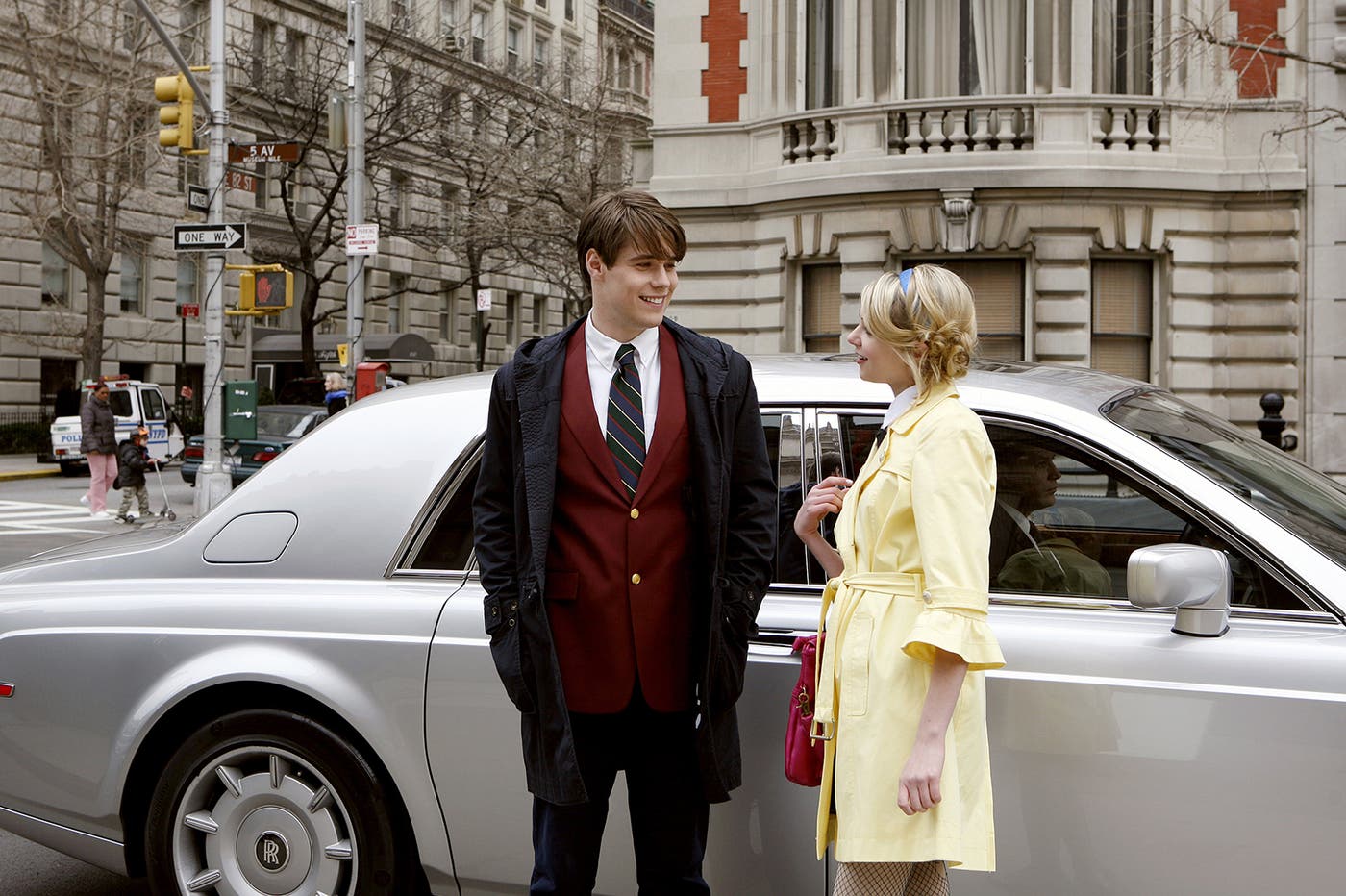初めて実った恋の行方は…ジェニー&アッシャー(C)Warner Bros. Entertainment Inc.