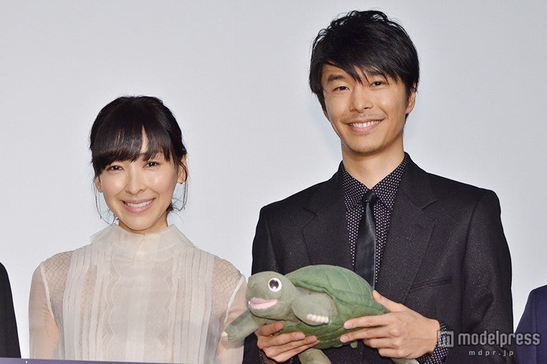 麻生久美子＆長谷川博己、愛を語る