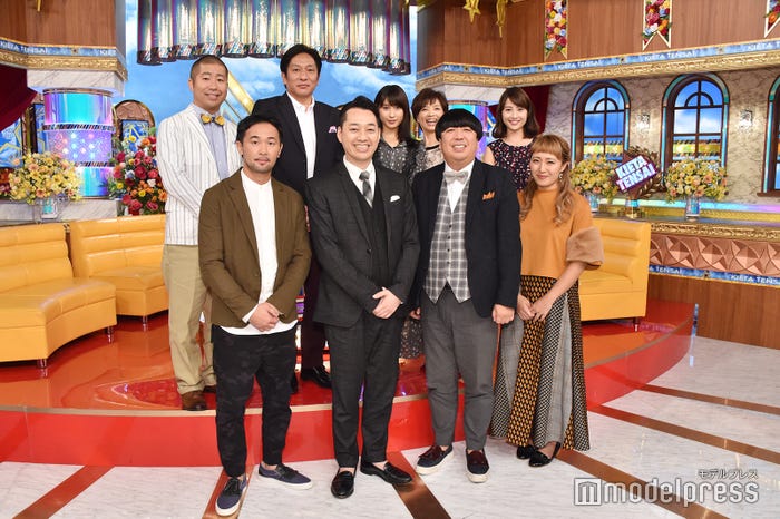 (前列左から)山中慎介氏、設楽統、日村勇紀、丸山桂里奈(後列左から)澤部佑、原晋氏、土屋太鳳、榊原郁恵、日比麻音子アナウンサー(C)モデルプレス