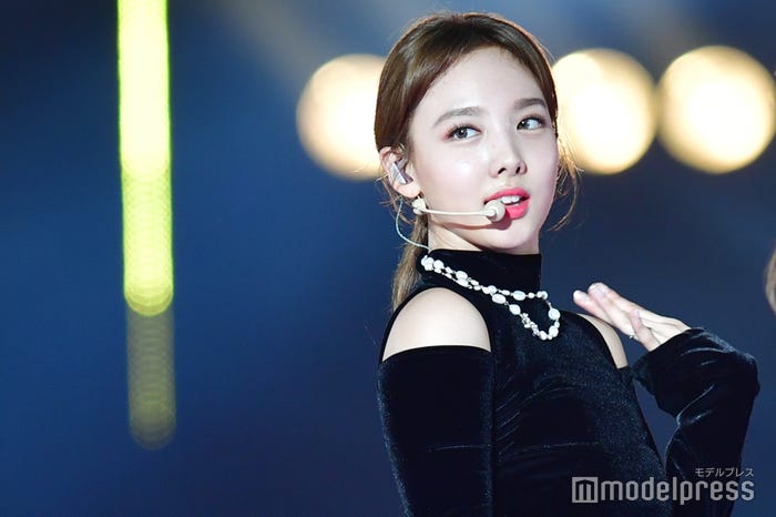 Twiceナヨン フロントカラーをピンクに ほんとに可愛い 似合ってる の声 モデルプレス Twiceナヨン フロントカラーをピンクに ほんとに可愛い 似合ってる の声 モデルプレス