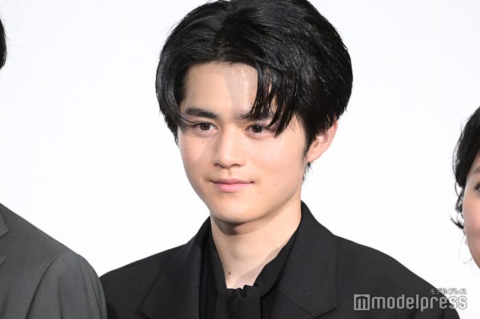 鈴鹿央士(C)モデルプレス