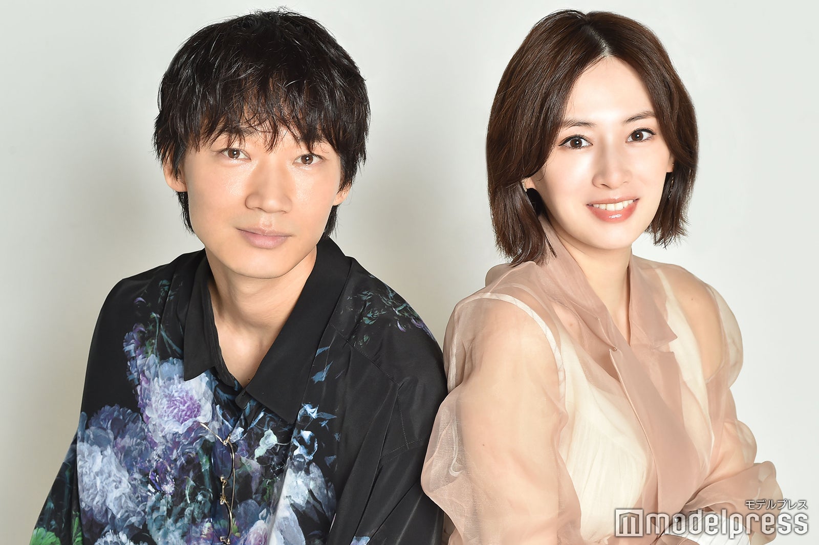 綾野剛 北川景子 1番最強で1番魅力的 なバディに 2度目の共演で互いを語る ドクター デスの遺産 インタビュー モデルプレス