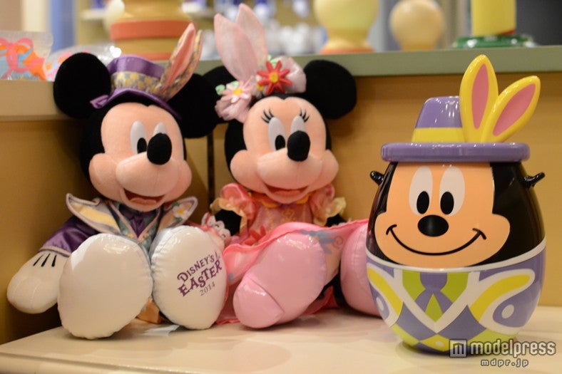 うさ耳のミッキー、ミニーとポップコーンバケット