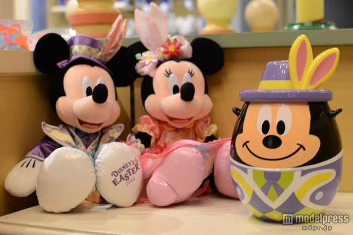 うさ耳のミッキー、ミニーとポップコーンバケット