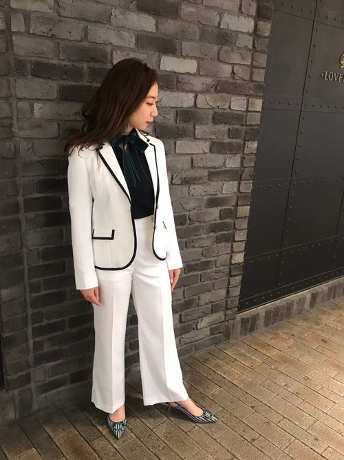 女性向けセミフォーマルの冬コーデ 準正装のアイテム選びのポイントをご紹介 モデルプレス