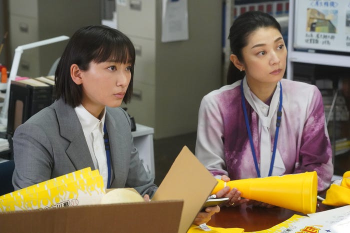 杏、小池栄子/「競争の番人」第4話より(C)フジテレビ