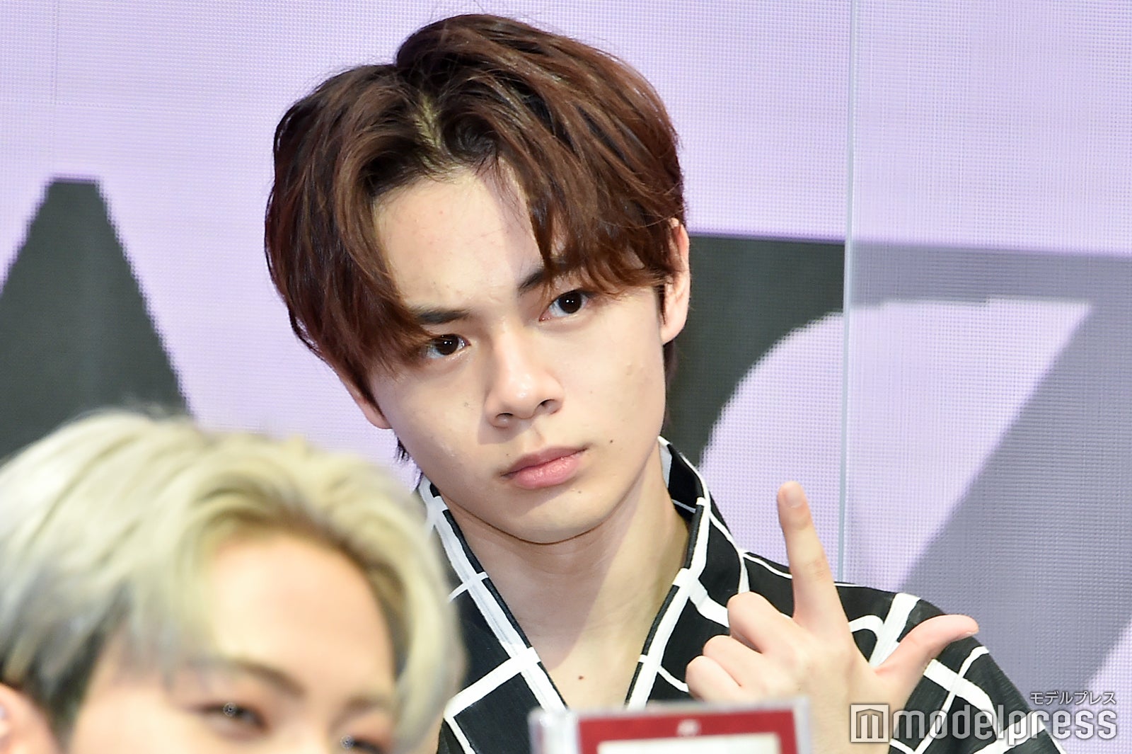 JO1鶴房汐恩、恋愛に発展するには？潔い回答にスタジオ驚き