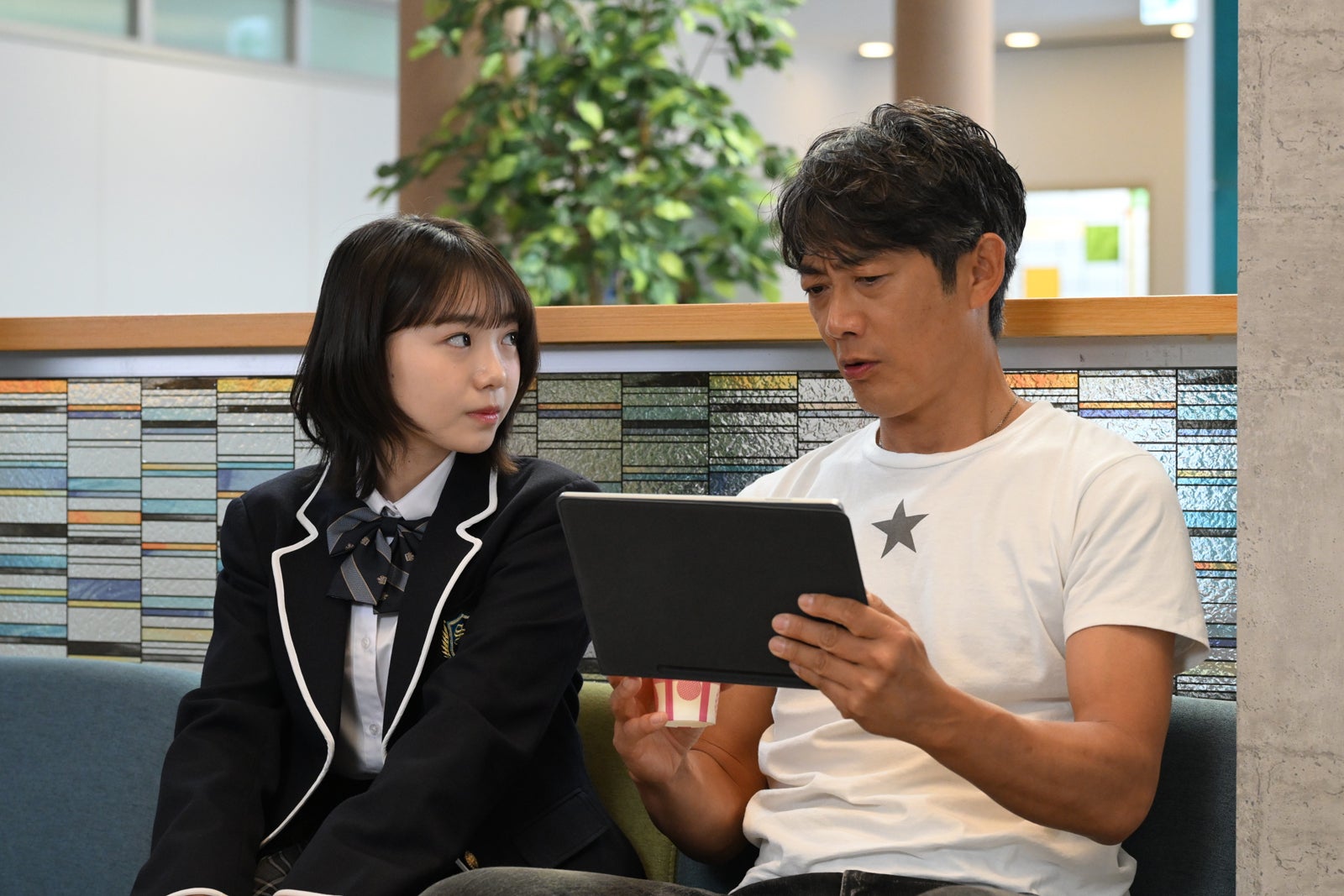稲垣来泉、反町隆史「GTO」第2話（C）カンテレ