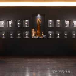 「powerspot」という仏像が鎮座する部屋、勝負のご利益を祈願したり、休憩所としても癒されるような空間(C)モデルプレス