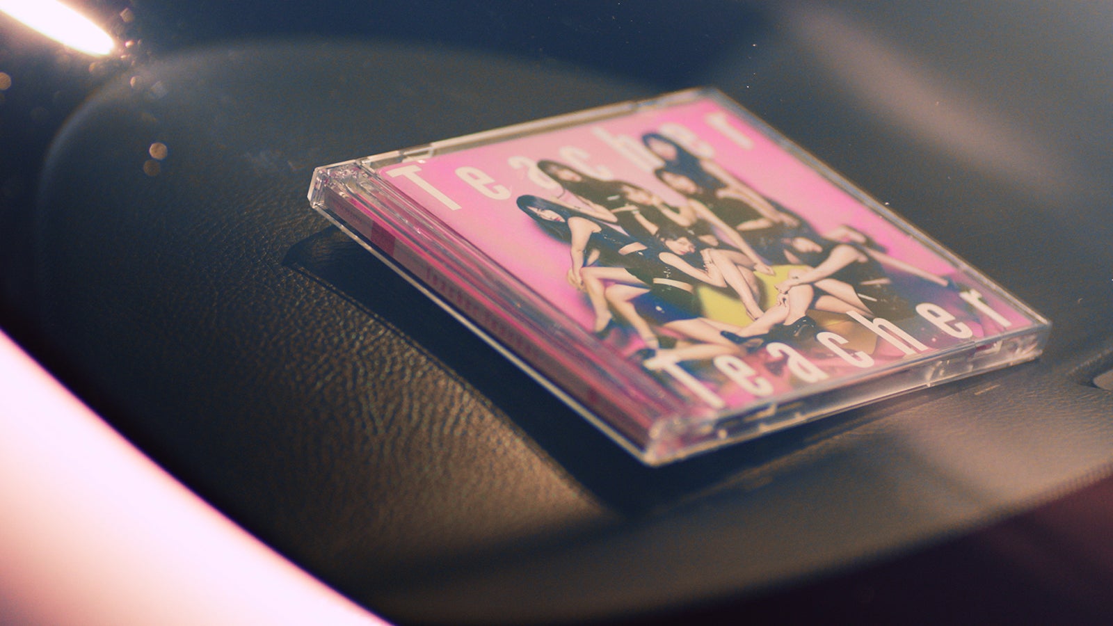 2018年（変革の年）AKB48「サステナブル」MV（C）AKS／キングレコード