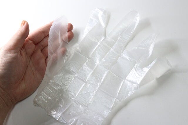 持ち運びやすいポリエチレン手袋