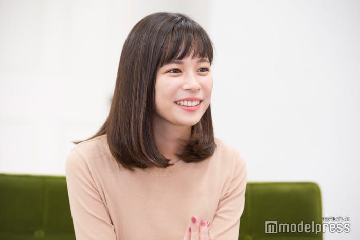 鈴木唯アナウンサー(C)モデルプレス