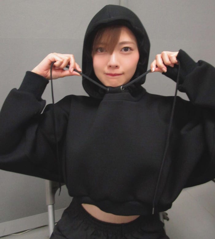 “モジモジくん”風白石麻衣(撮影/若月佑美)(提供写真)