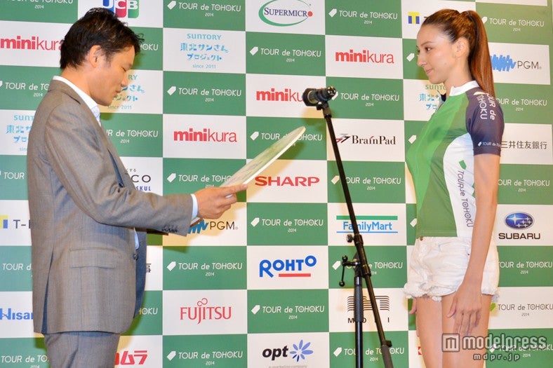 道端カレン【写真右】