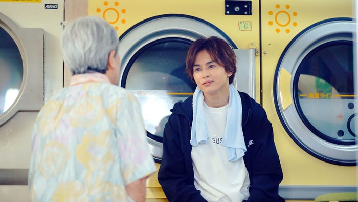 草川拓弥 (C)缶爪さわ・椿ゆず/KDOKAWA/「みなと商事コインランドリー」製作委員会