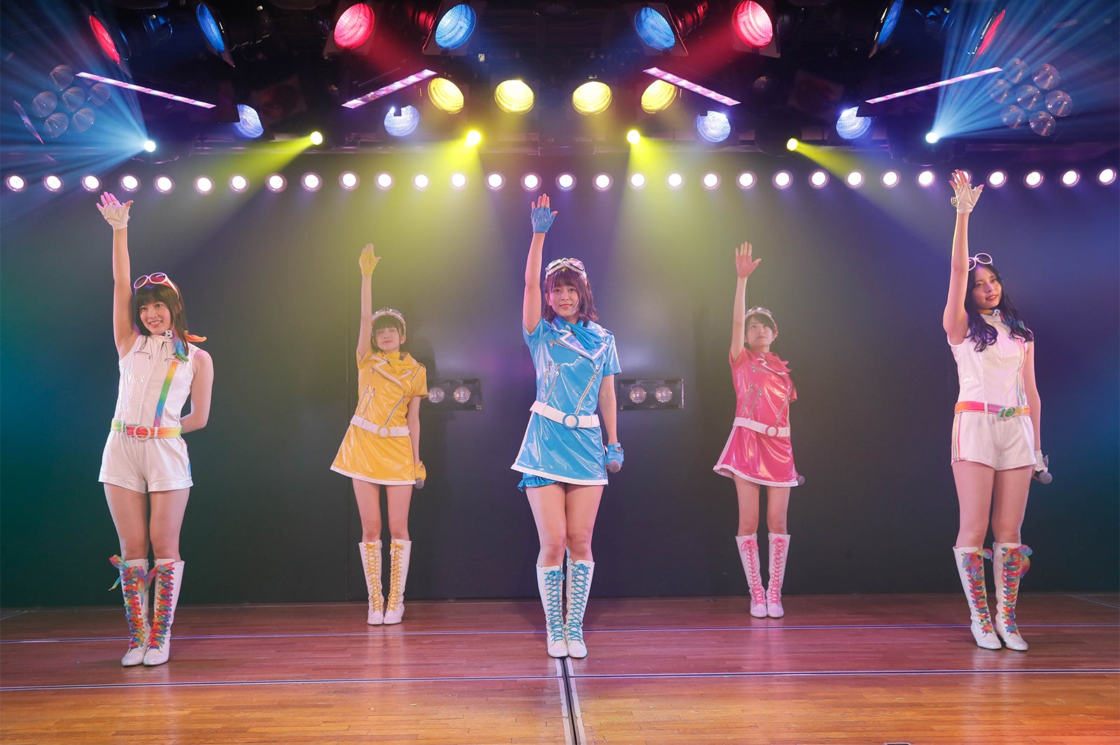 岡部麟、寺田美咲、太田奈緒、川原美咲、人見古都音／AKB48チーム8「その雫は、未来へと繋がる虹になる。」公演（C）AKS