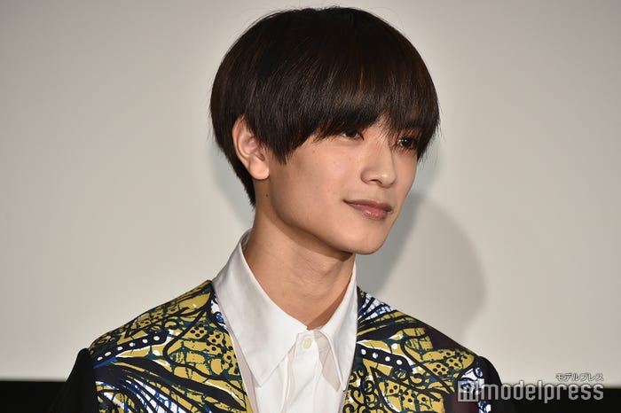 緊張のあまり生まれたての子鹿くらい足が震えていた高橋恭平(C)モデルプレス