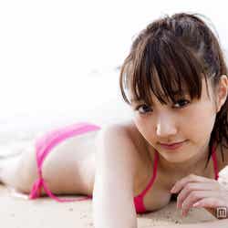 鈴木友菜/写真集「ユウナ」(ワニブックス)より/撮影:唐木貴央