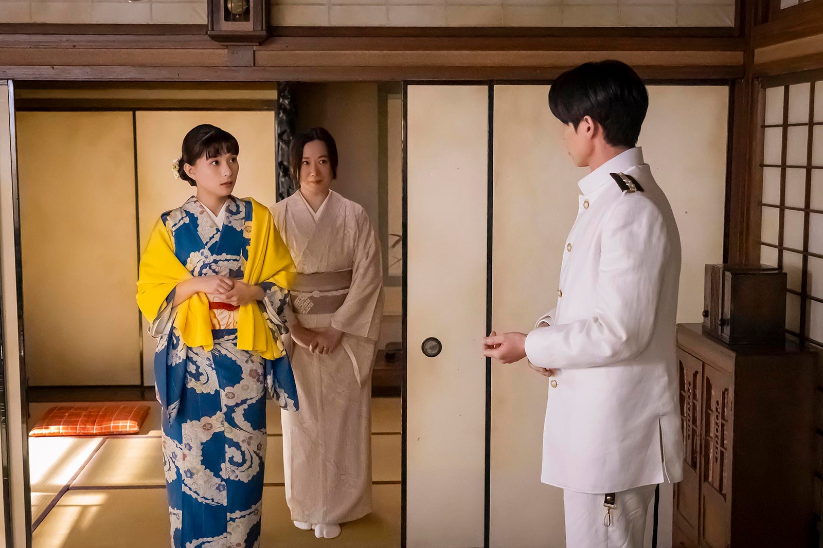 芳根京子、和久井映見、本田響矢「波うららかに、めおと日和」第3話（C）フジテレビ