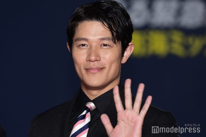 鈴木亮平(C)モデルプレス