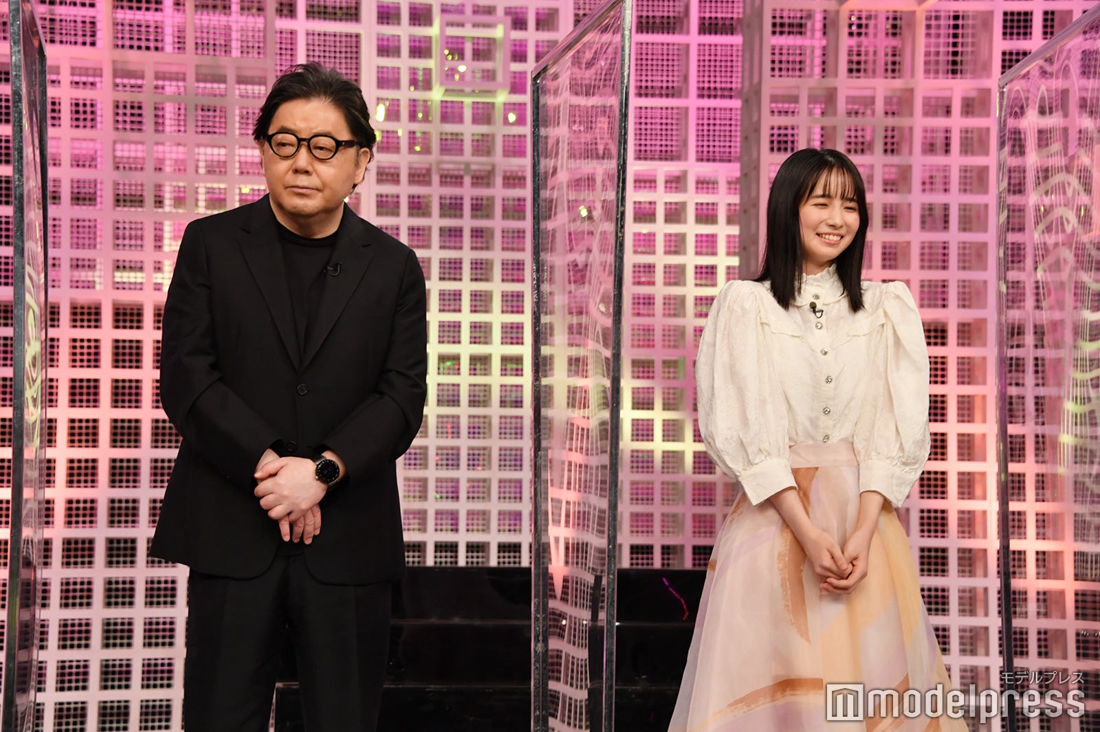 秋元康氏、幸澤沙良（C）モデルプレス