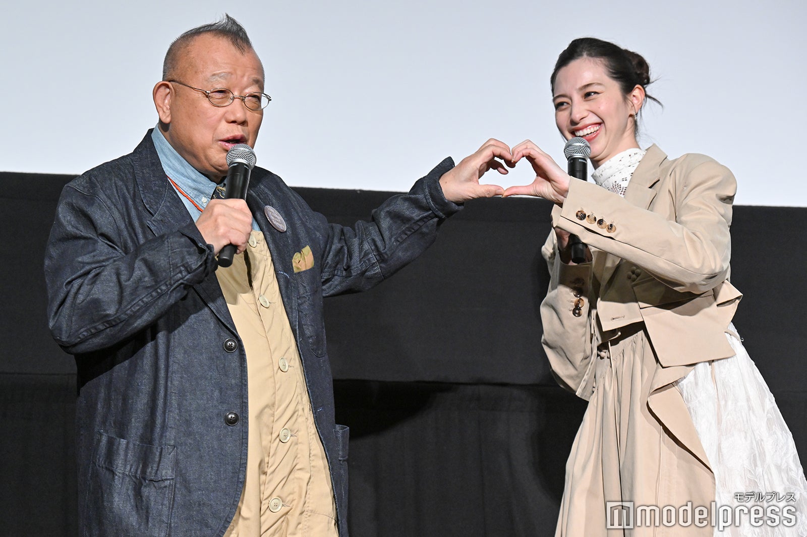 笑福亭鶴瓶、中条あやみ（C）モデルプレス