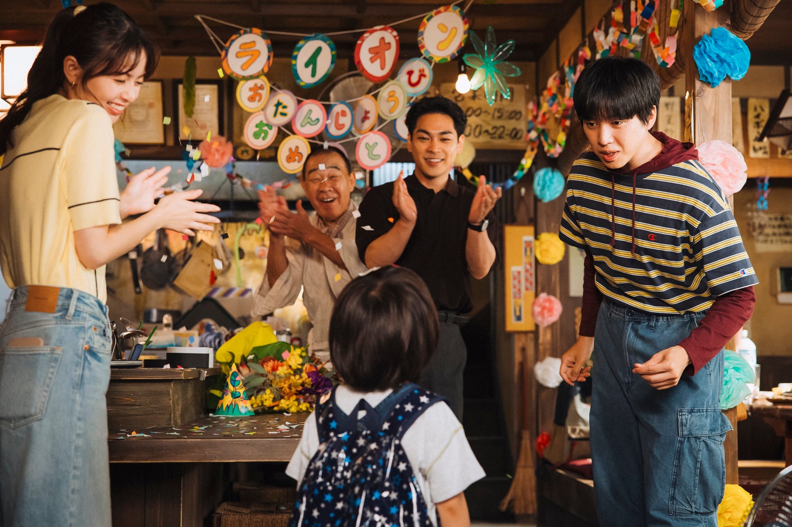 齋藤飛鳥、でんでん、柳楽優弥、坂東龍汰「ライオンの隠れ家」第4話（C）TBS