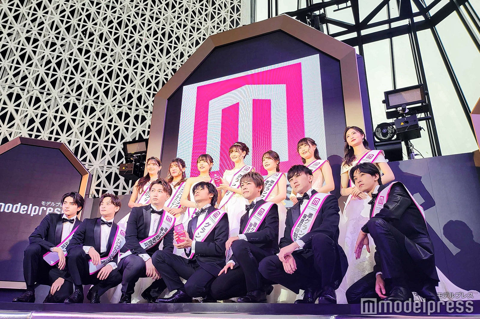 東急プラザ銀座「RAISE（レイズ）」にて開催された「ミスモデルプレス」「ミスターモデルプレス」表彰式の様子（C）モデルプレス