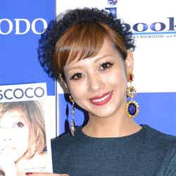 自身初のパーソナルフォトブック「MISSCOCO」（宝島社）の発売記念イベントに登場した木下ココ